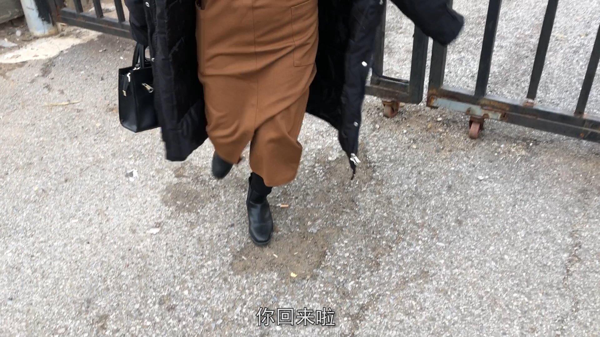 跟小婉分开半个月,今天终于见到她了,感恩最好的年纪遇到你